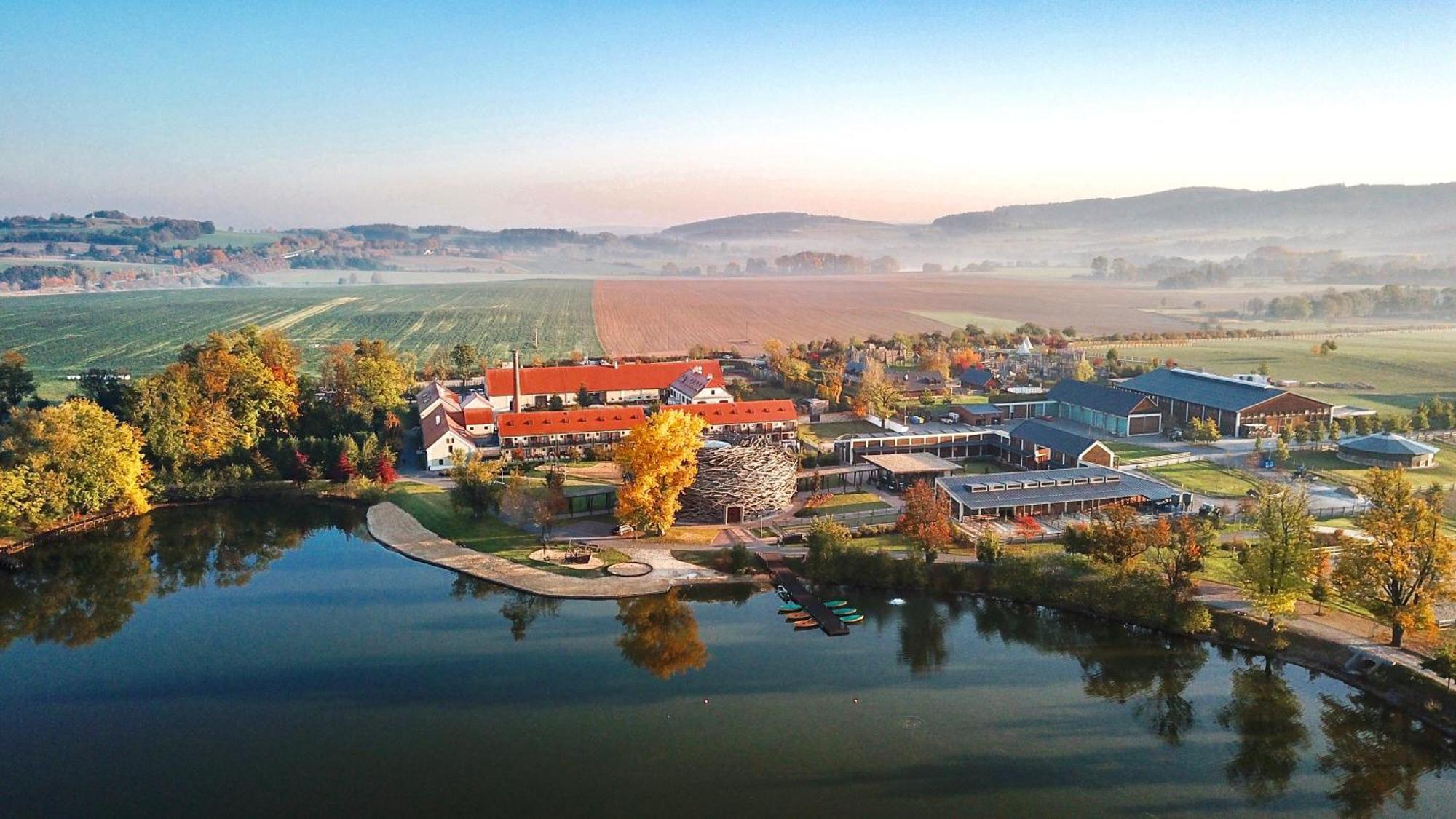 Capi Hnizdo Hotel Olbramovice (Benesov)